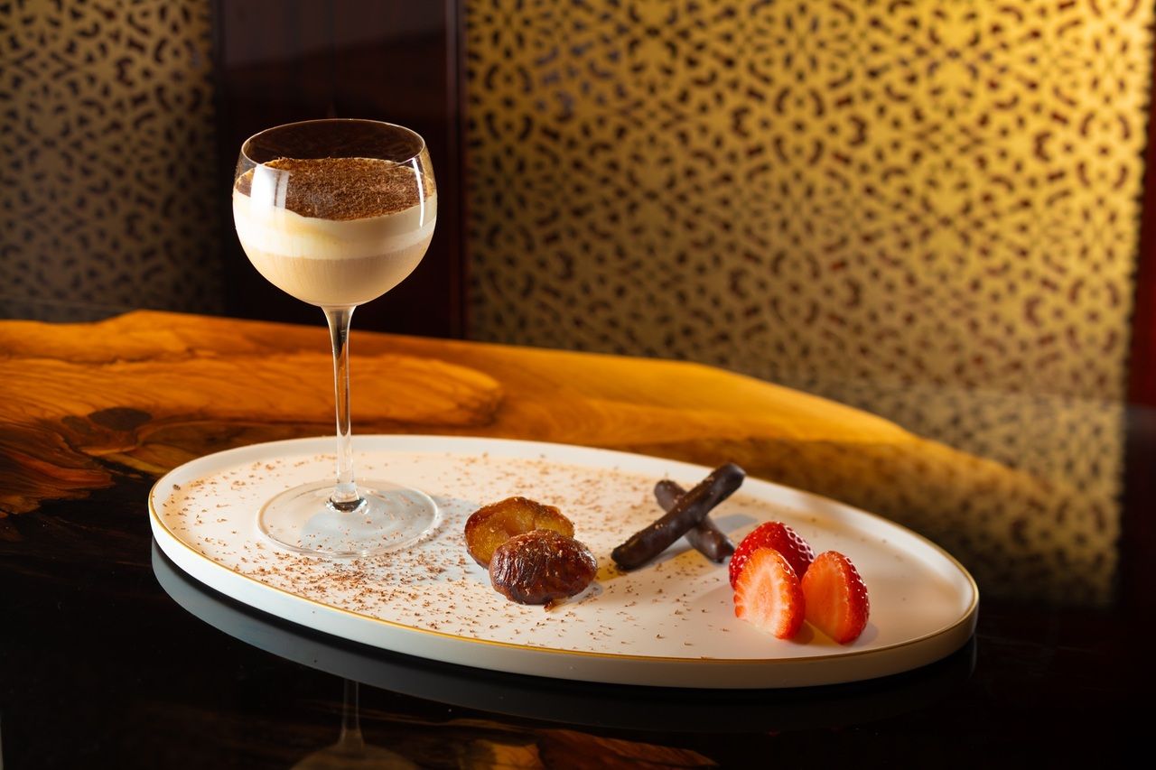 【Seasonal Cocktail Plate × BAR with Nagoya Castle in full view】 Seasonal Cocktail Plate ~ Montblanc Tiramisu ~