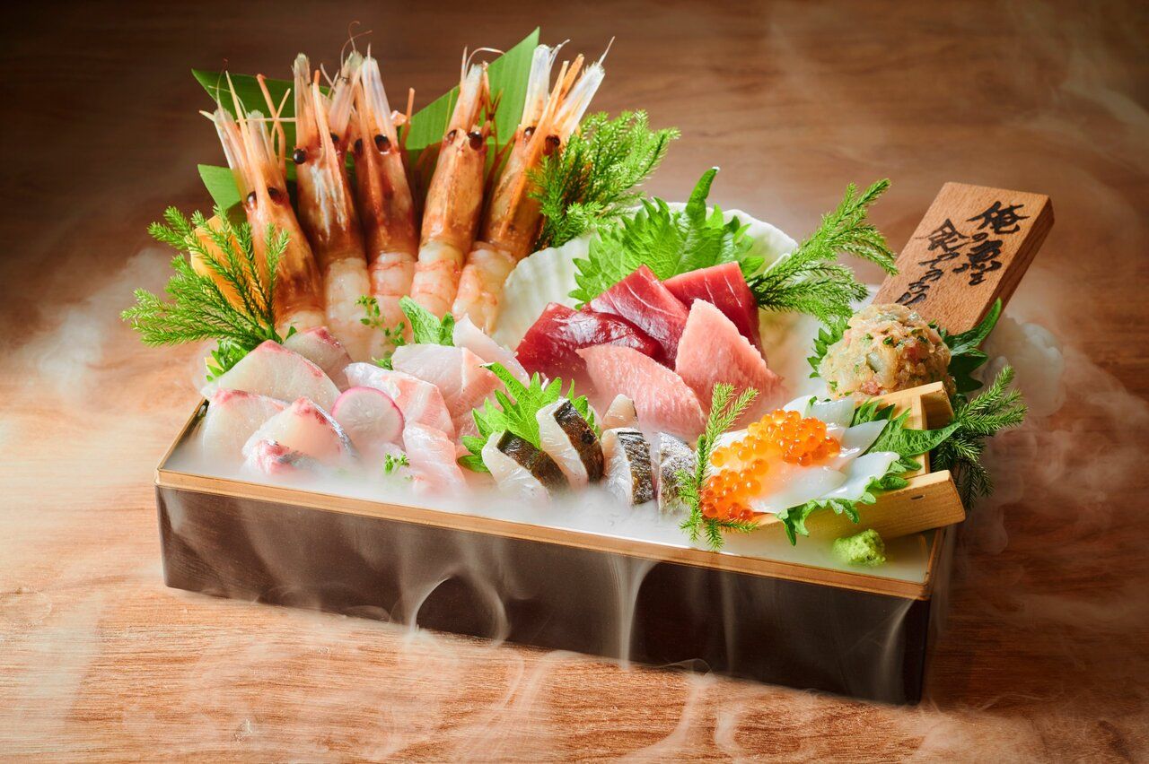【飲み放題付き！】初来店の方にもオススメ！玉手箱＆名物＆寿司が存分に楽しめる当店満喫コース　全10品