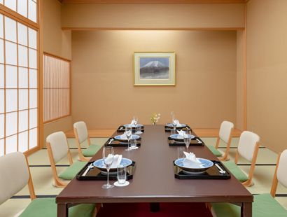 PRIVATE ROOM