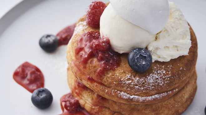 cafe & books bibliotheque biblioteque Fukuoka Tenjin