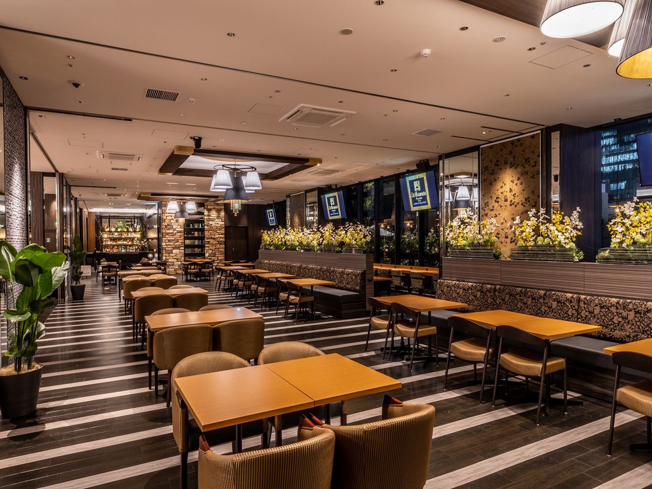 レストラン ラ・ベランダ プレミア ／ Bar 17 Club （アパホテル＆リゾート大阪梅田駅タワー）