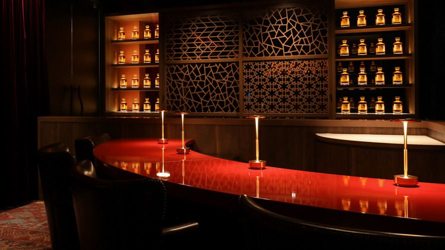 Whisky Bottle Bar DEN SANNOMIYA