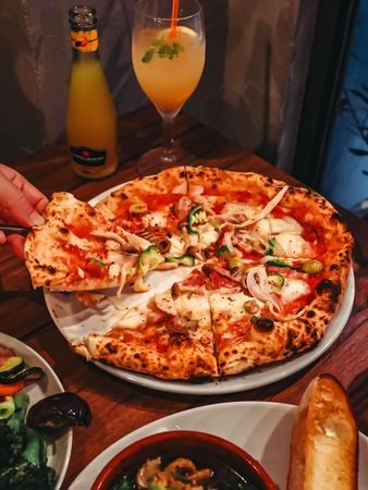 Pizzeria Trattoria LEON 南森町店