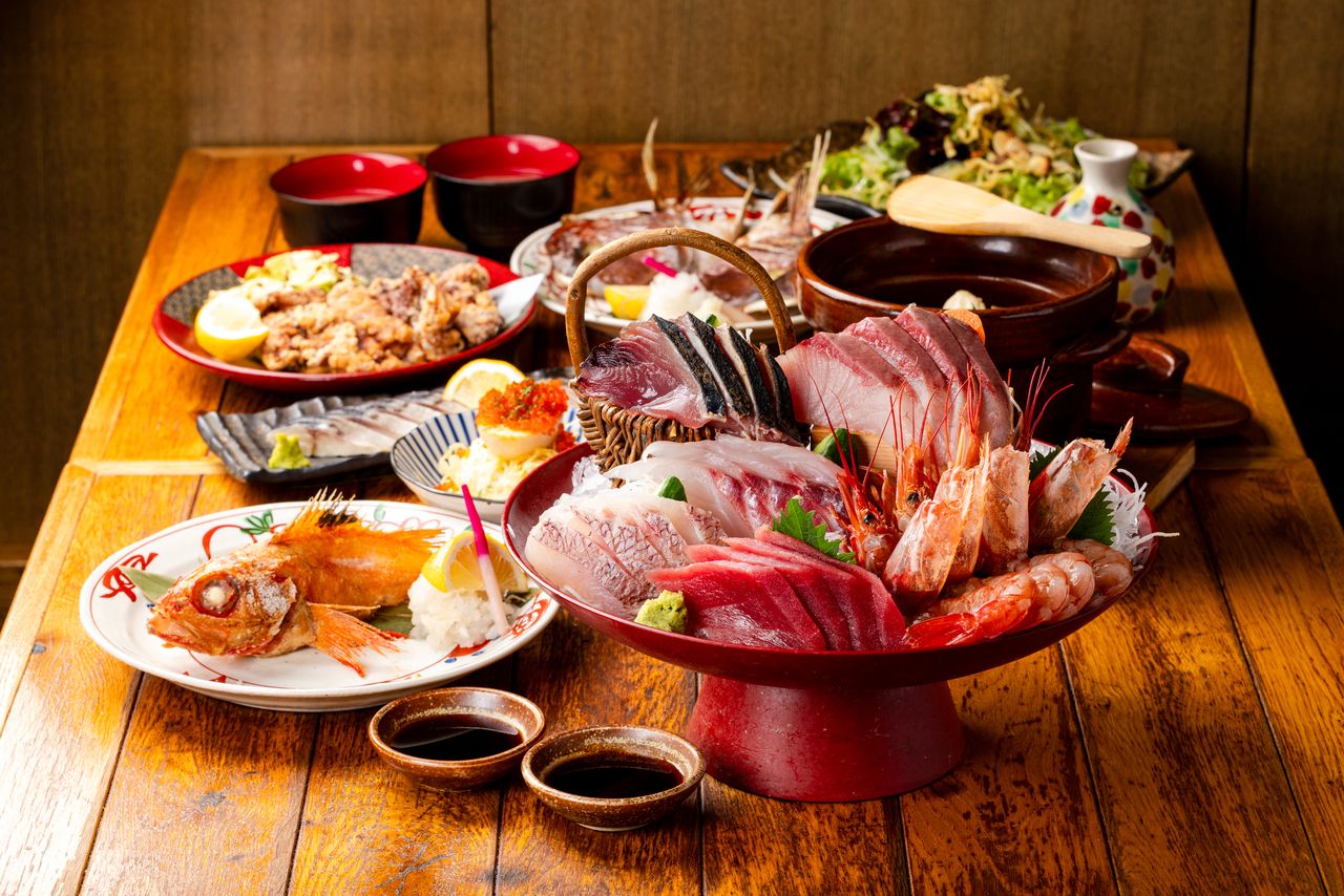 [All-you-can-drink included] "Luxurious Seafood" course ◆ A luxurious plan to enjoy a platter of five kinds of sashimi and today's grilled fish <6,000 yen>