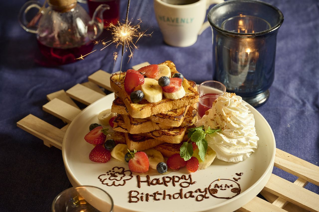[Celebrations & Anniversaries] Dessert Platter with Message (Serves 3-4 people)