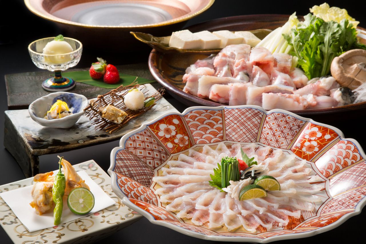 [Dinner | December–February] Awaji Island Three-Year Tiger Pufferfish Kaiseki