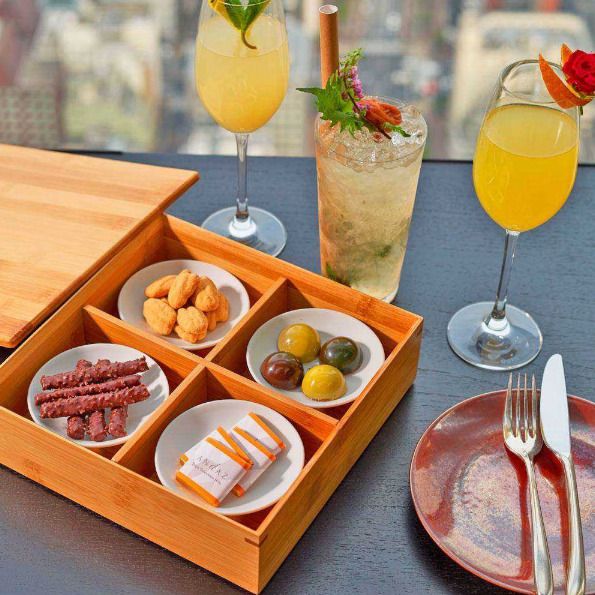 【Rooftop Bar】Chocolate box + 3 Drinks