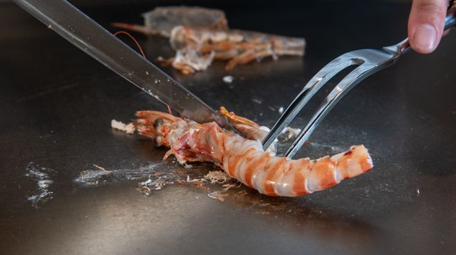 ヘレステーキと海鮮鉄板焼 （ホタテ貝柱と海老と本日鮮魚）