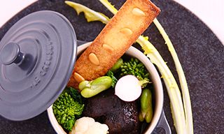 【選べるメインは黒毛和牛Ａ５ランク肉など3種類から。記念日にもおすすめのランチコース】