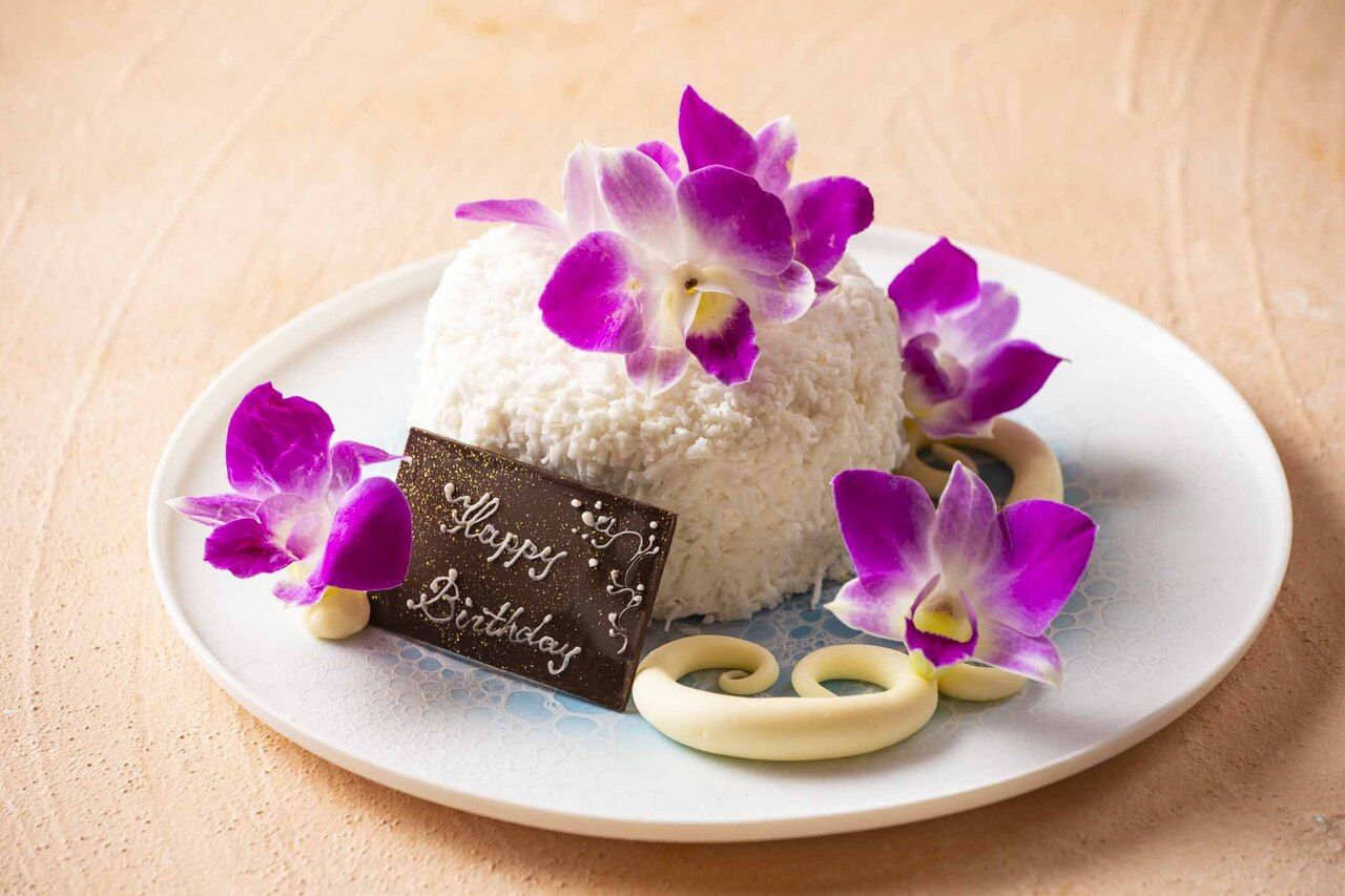 Halekulani Coconut Cake 10cm