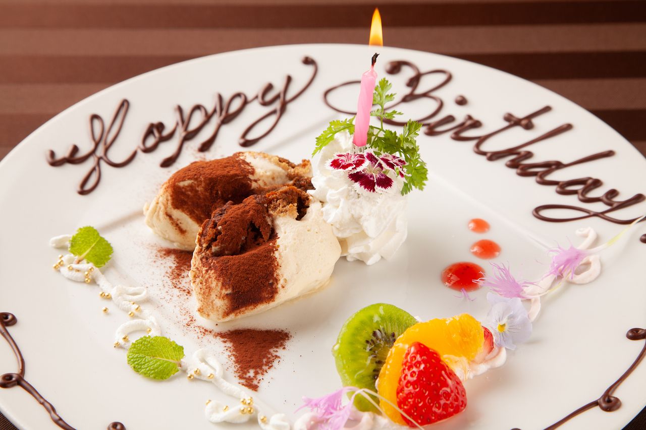 【記念日コース】　～大切な人との特別な日のディナーに～　乾杯ドリンク、メッセージ付デザート