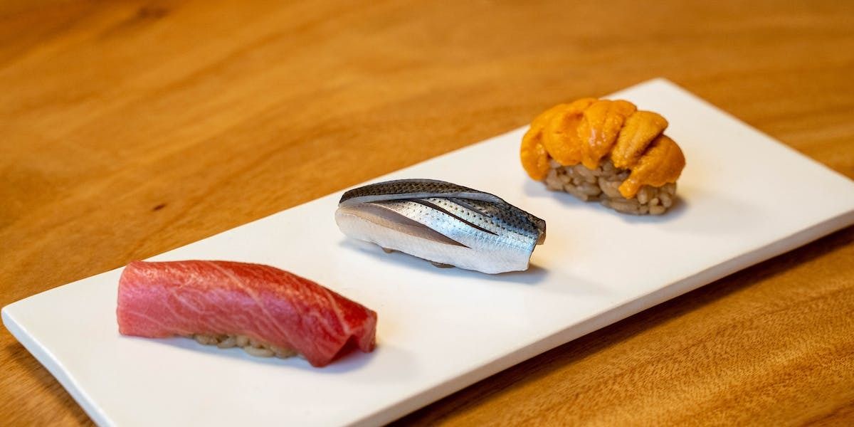 【ランチ】握りとつまみ（全十六品）　16,500円