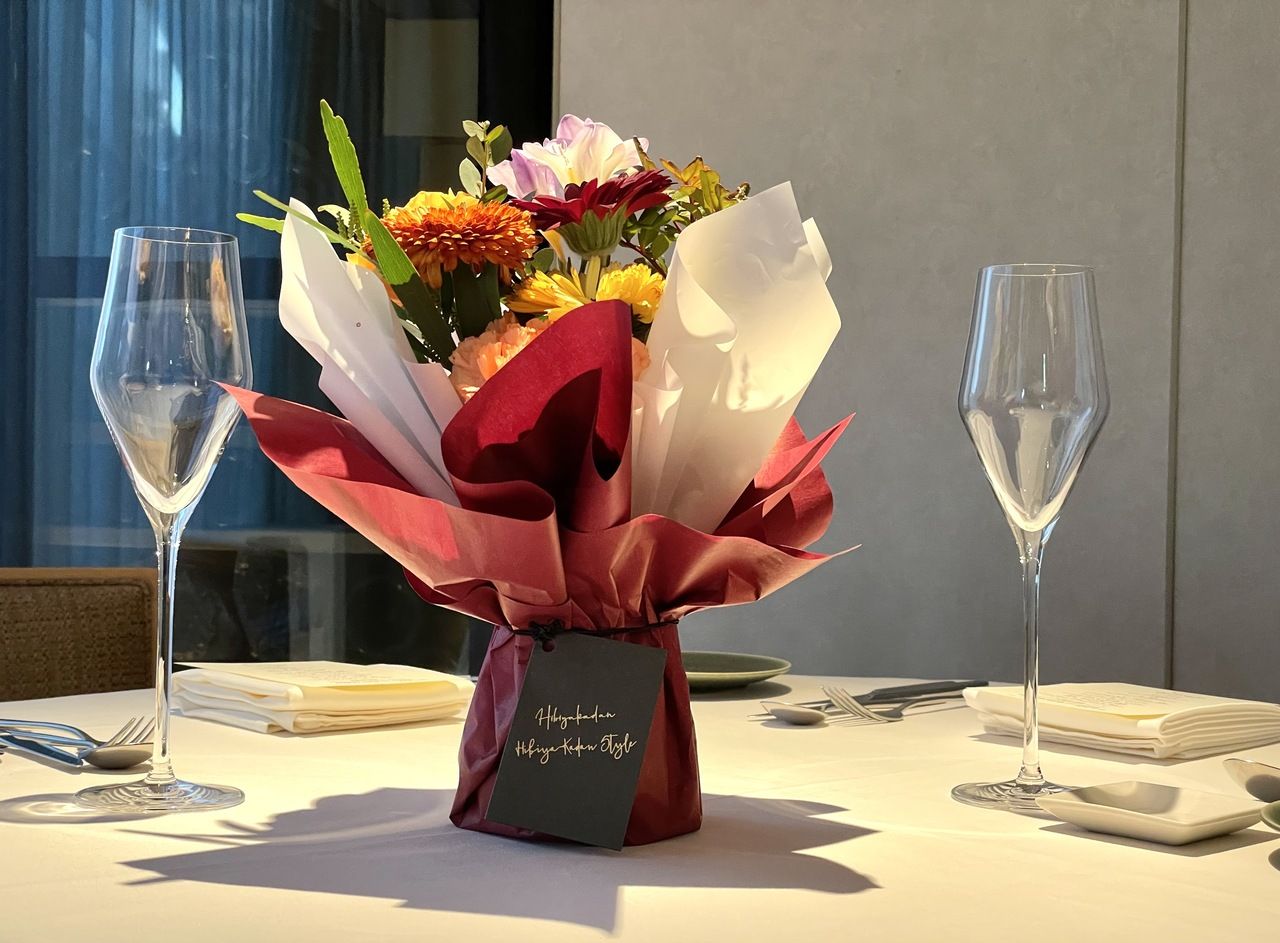 Anniversary Dinner＋乾杯シャンパン＋記念日プレート＋日比谷花壇のブーケ