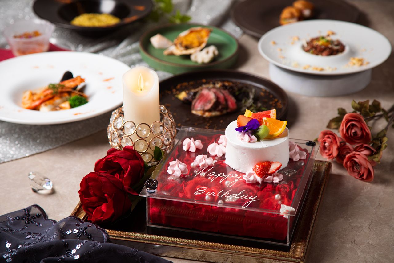 [BD-S] Sparkling cocktail for toasting & rose box cake included! 8 dishes including "A5 grilled black wagyu beef x shrimp and red sea bream bouillabaisse x abalone risotto" <Surprise Anniversary Course>