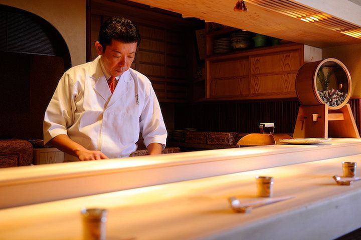 うにとキャビアの素麺を含む季節のおまかせコース