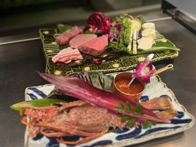 琉球コース伊勢海老付き(特選佐賀牛と沖縄黒毛和牛)