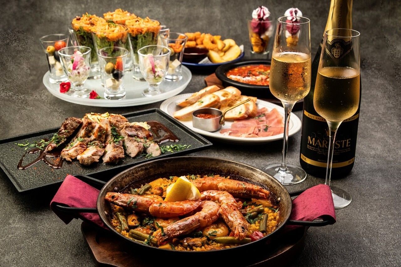 ～Spanishコース～名物赤海老パエリア×豪華タパス×牛リブロースグリルなど全7品【2H飲み放題付】