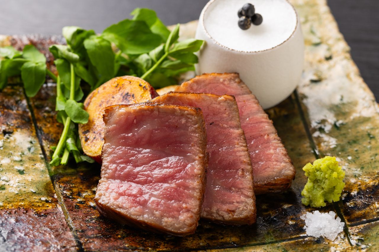 ≪Lunch≫ [Satsuma Gozen] Assortment of seven seasonal vegetables, seasonal fish, Kuroge Wagyu beef, and famous earthenware pot rice