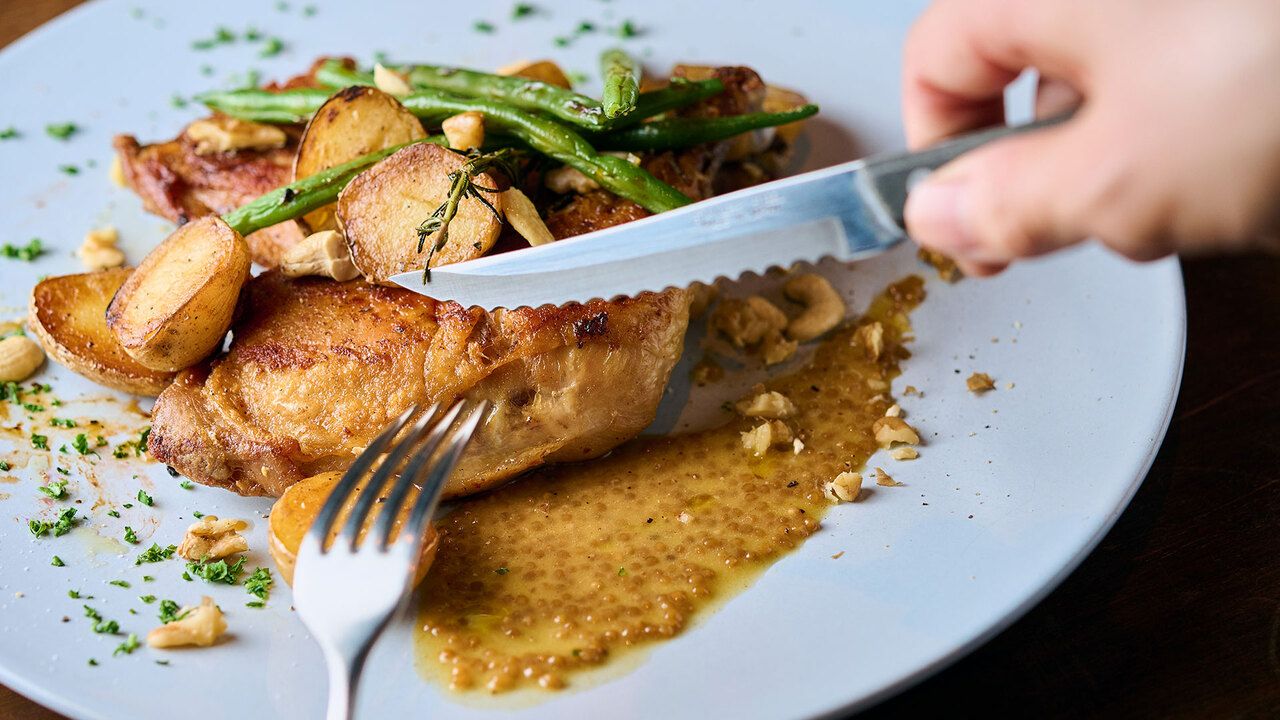 [Common lunch on weekdays, weekends and holidays] [Premium Lunch] A total of 5 items including appetizers, pasta, and main dishes using seasonal ingredients. After-meal cafe