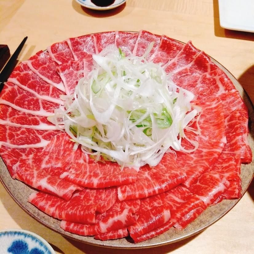 两种高级樱桃肉涮锅拼盘