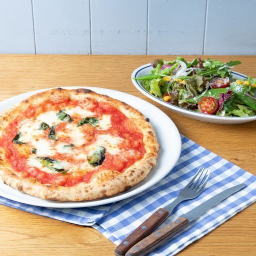 [Weekdays only] Choose your main course for lunch ★ A great value course that includes a toast drink + salad + after-meal dessert & coffee ★