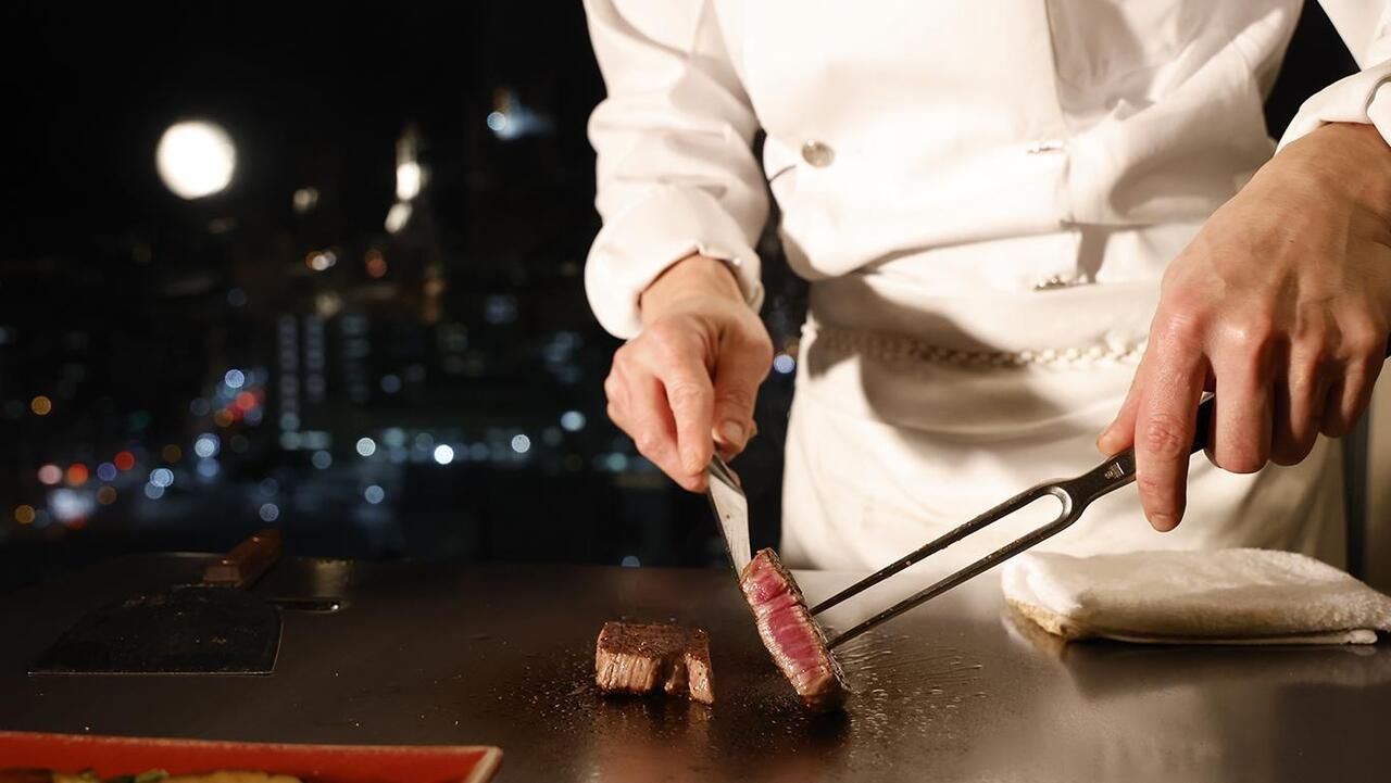 Exclusively for hotel guests: Chef's recommended Yonezawa beef x fresh abalone dinner course