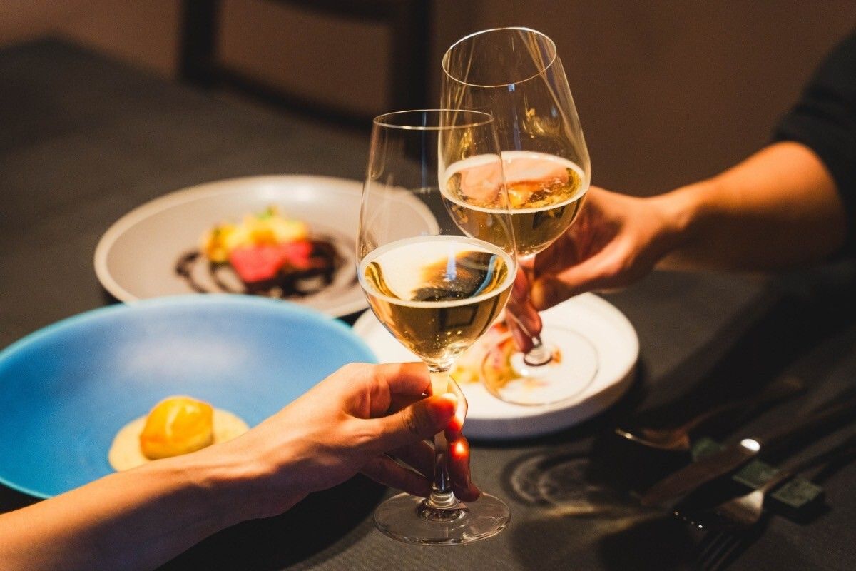 [Luxurious all-you-can-drink course] 6 dishes using luxurious ingredients, including our famous lobster pie and Japanese Black beef, plus free drinks. *Table seats only.