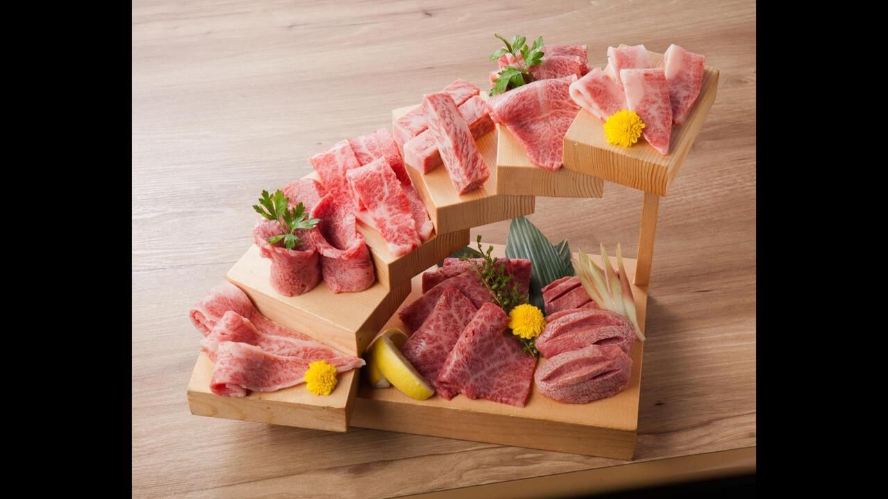 【90分鐘自助餐】黑毛和牛排骨、牛舌等「85道菜自助B套餐」4,500日圓