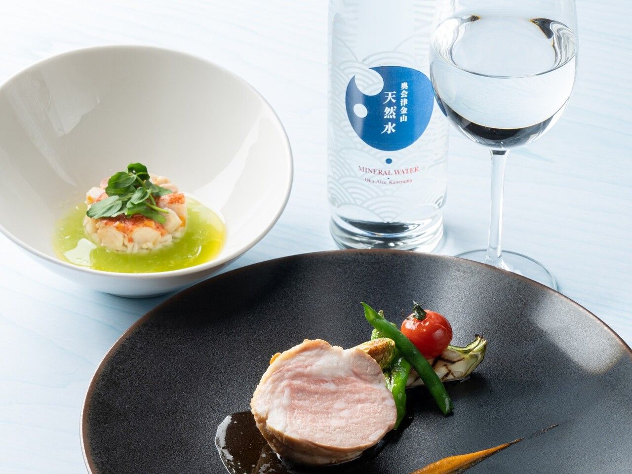 Dejeuner A + toasting glass of sparkling wine