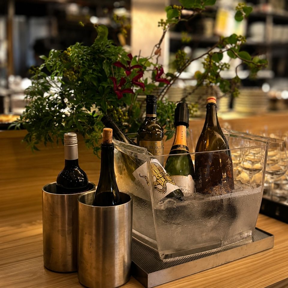 ◇昼飲みもOK！◇お好きな料理と共に！生ビール付き！ドリンクビュッフェ1500円！