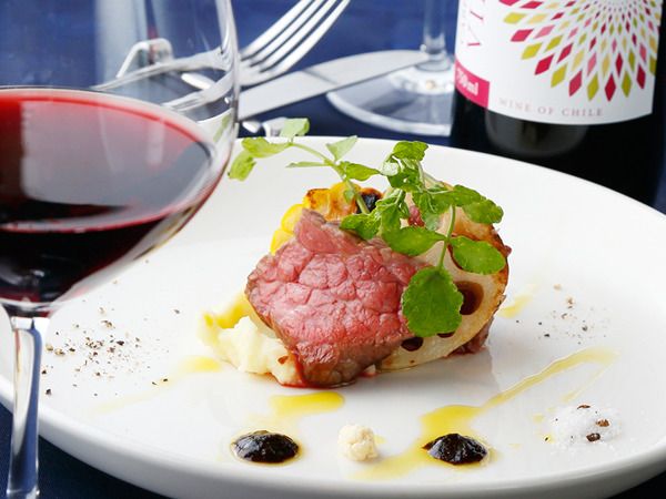 名物料理と黒毛和牛、鮮魚のWメイン　Fabi’sスペシャルコース/飲み放題付フルコース