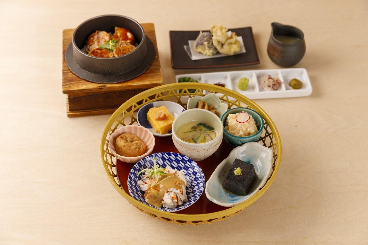 【ランチ限定】花籠前菜とひつまぶしコース2500円（税込）