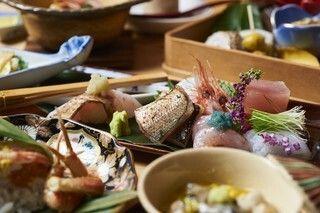 年末年始限定プラン！香箱蟹、うに、のどぐろのついたプレミアムお任せコース　38500円（税込）