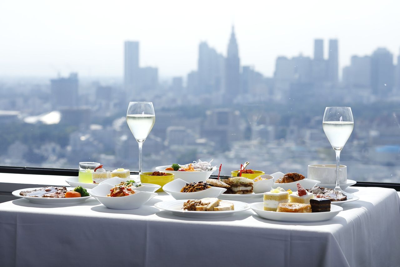 Weekdays: Adult Lunch Buffet