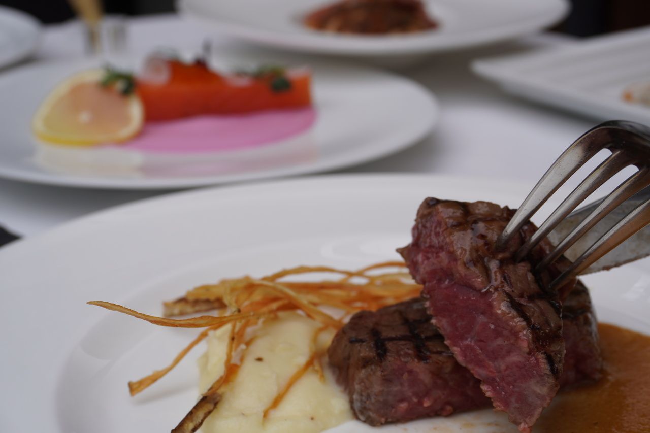 M コース　【ラウンジ・アクアリウム・Teppanテーブル利用】