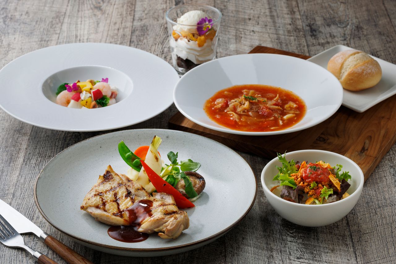 [Lunch] "Grilled Lunch" A delightful main dish featuring two flavors: seafood and meat! + 90 minutes all-you-can-drink 