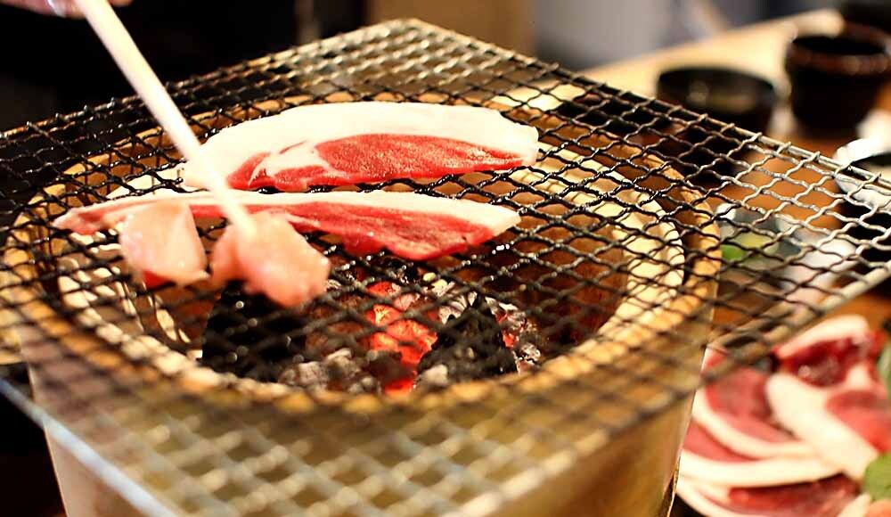 炭火焼 ボタン肉コース