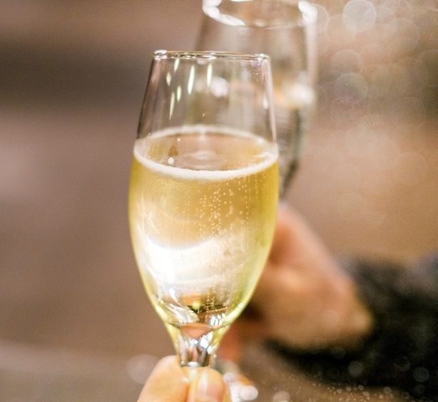 土日祝ランチブッフェ（大人）+ グラススパークリングワイン