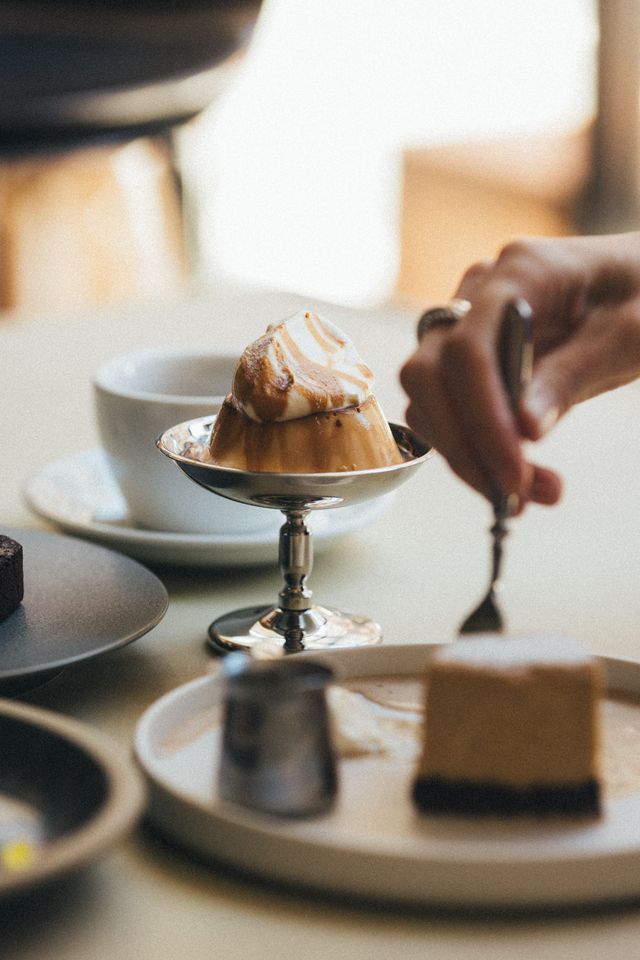 [工作日午餐] 仅限工作日：超值午餐套餐，包含时令汤、主菜、甜点和饮料