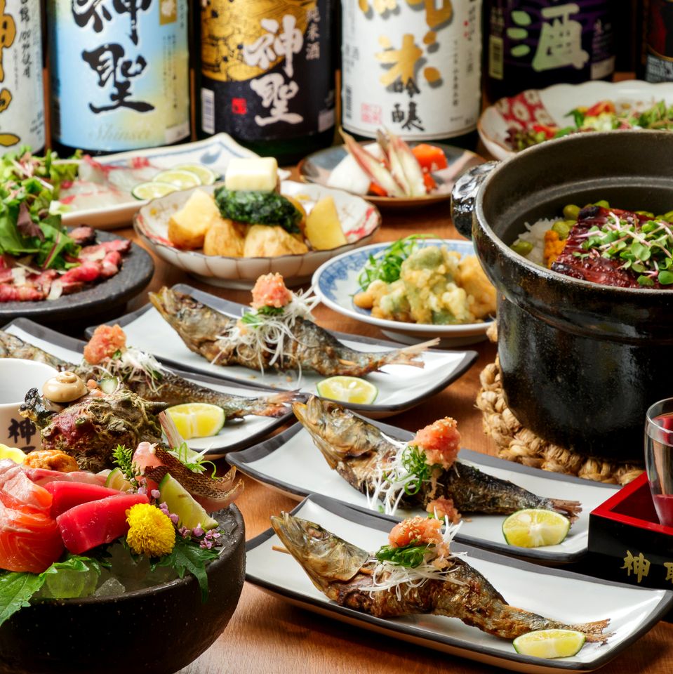 【轻松饮酒会】烤土鸡和海鲜盖饭，适合饮酒会的宴会套餐★4,500日元，附无限量畅饮