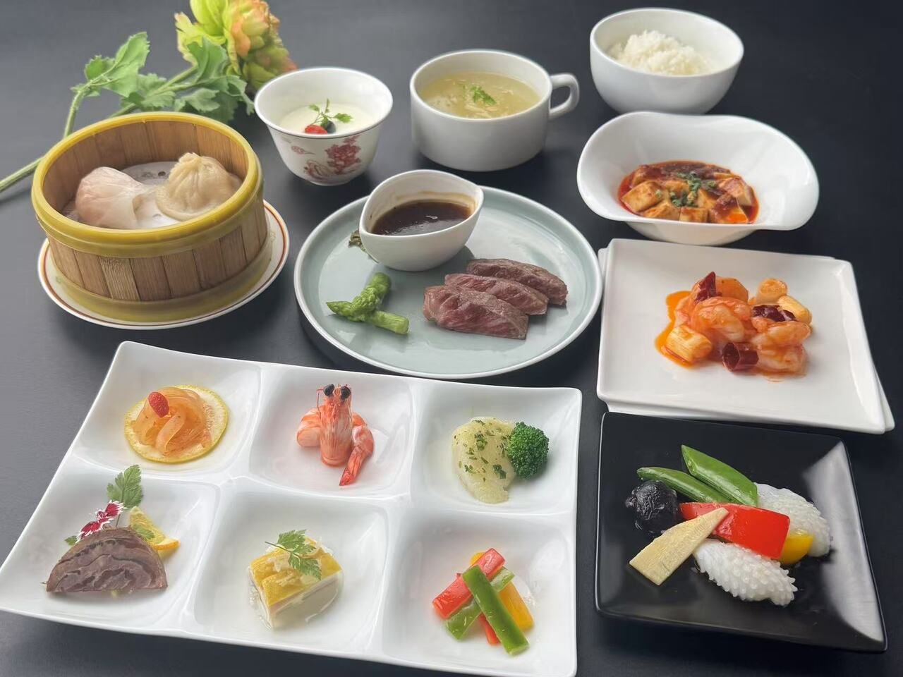 黒龍コース～和牛ステーキ、フカヒレと冬瓜のスープ、車海老の炒めなど全8品。ワンランク上のご会食に～