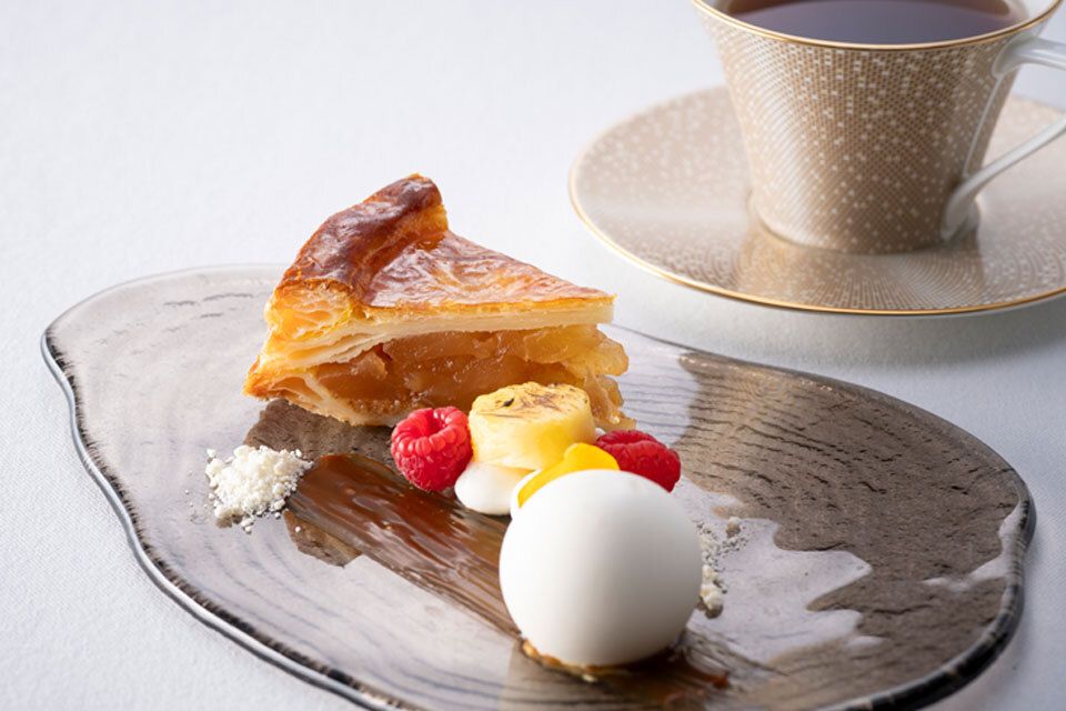 Apple Pie and Beverage Combo