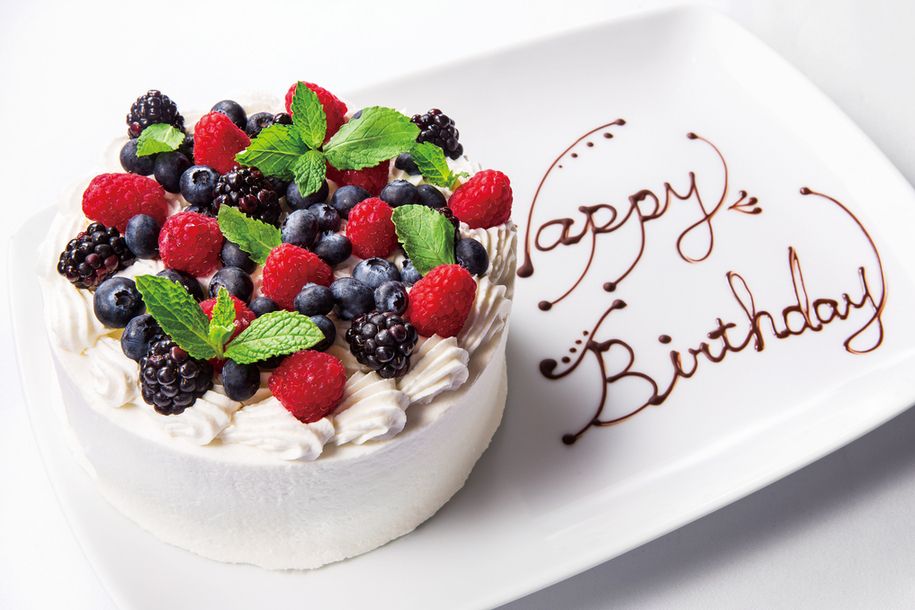 خطة الذكرى السنوية - مشروب محمص وكعكة كاملة وطبق رسالة -