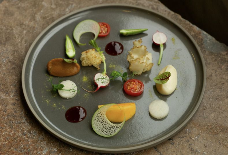 Holiday Special Omakase / Welcome Champagne + 9 courses + dessert