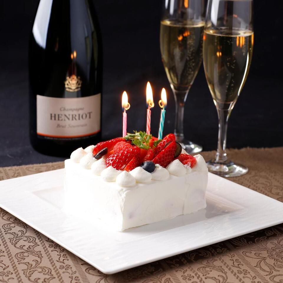 【記念日アニバーサリー】素晴らしい夜景とサプライズケーキをご用意★～シェフが贈る　望海山記念日フルコース～★窓側席優先プラン