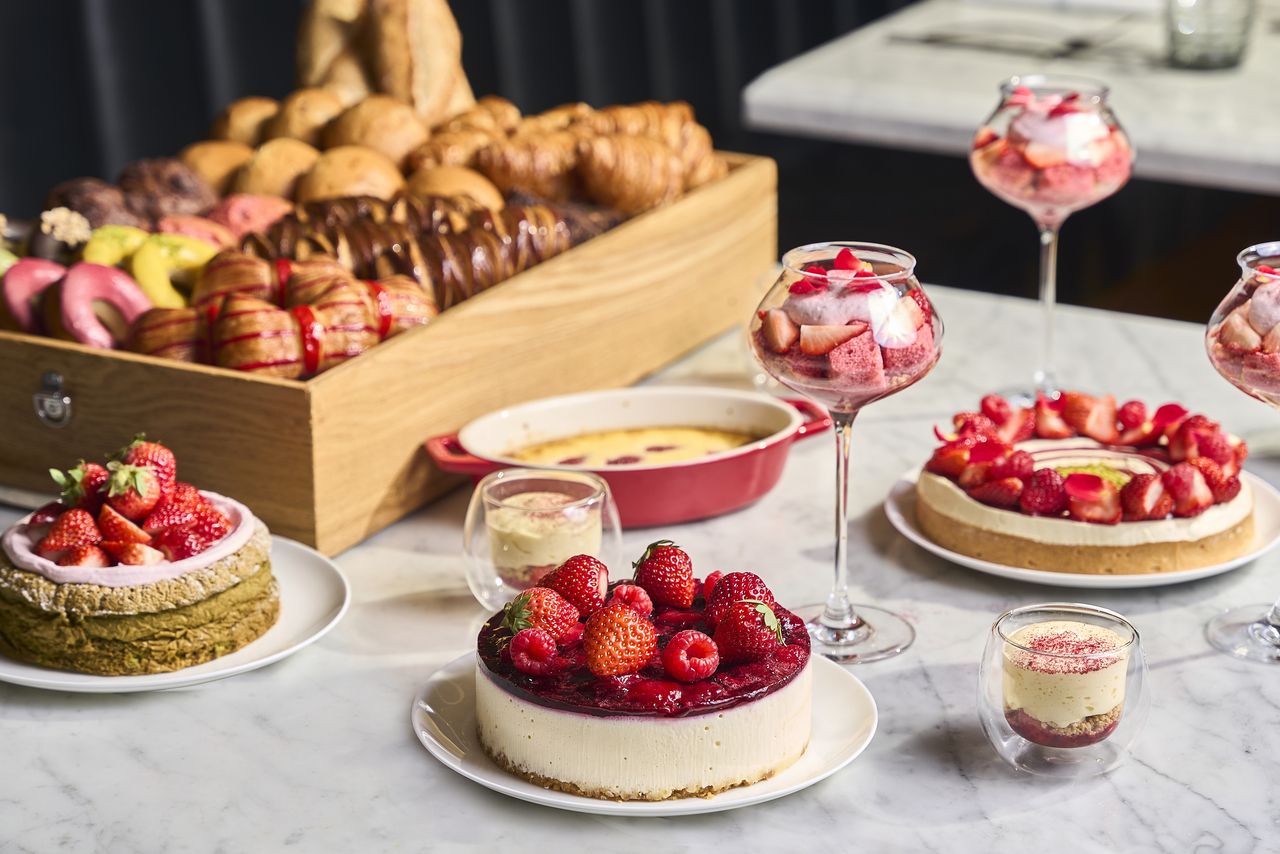 【ブーランジェリーランチ】 パン、デザート食べ放題+4品（サラダ,スープ、選べるメイン2皿）