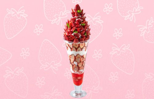 【1月】メガいちごパフェ（アンジェフレーゼ）