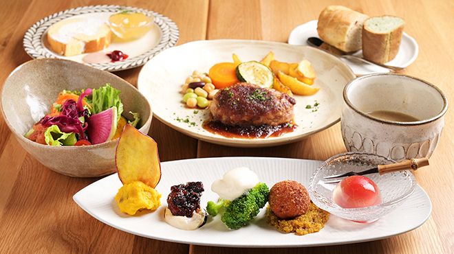 [BERGE Course] A course that allows you to enjoy the flavors of the seasons through dishes made with locally produced ingredients.