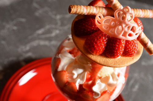 魅力的なパフェ新登場！【オンライン限定価格】Hakodate Modern Parfait Collection～メルティ・ストロベリー（Melty Strawberry）