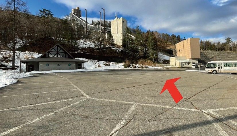 Departure time 17:45: Hakuba Ski Jump Stadium No. 2 Parking Lot